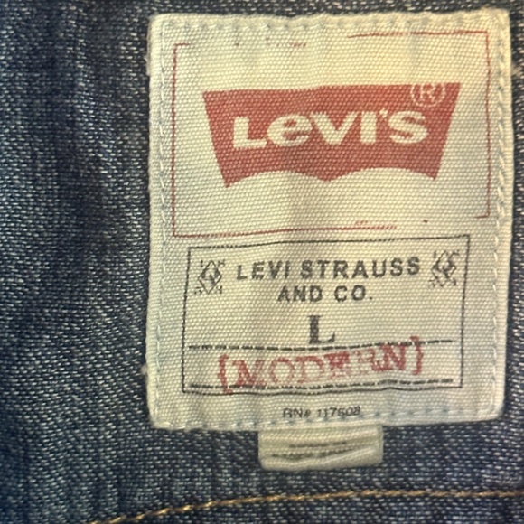 Levi’s Denim Shirt - Picture 5 of 5